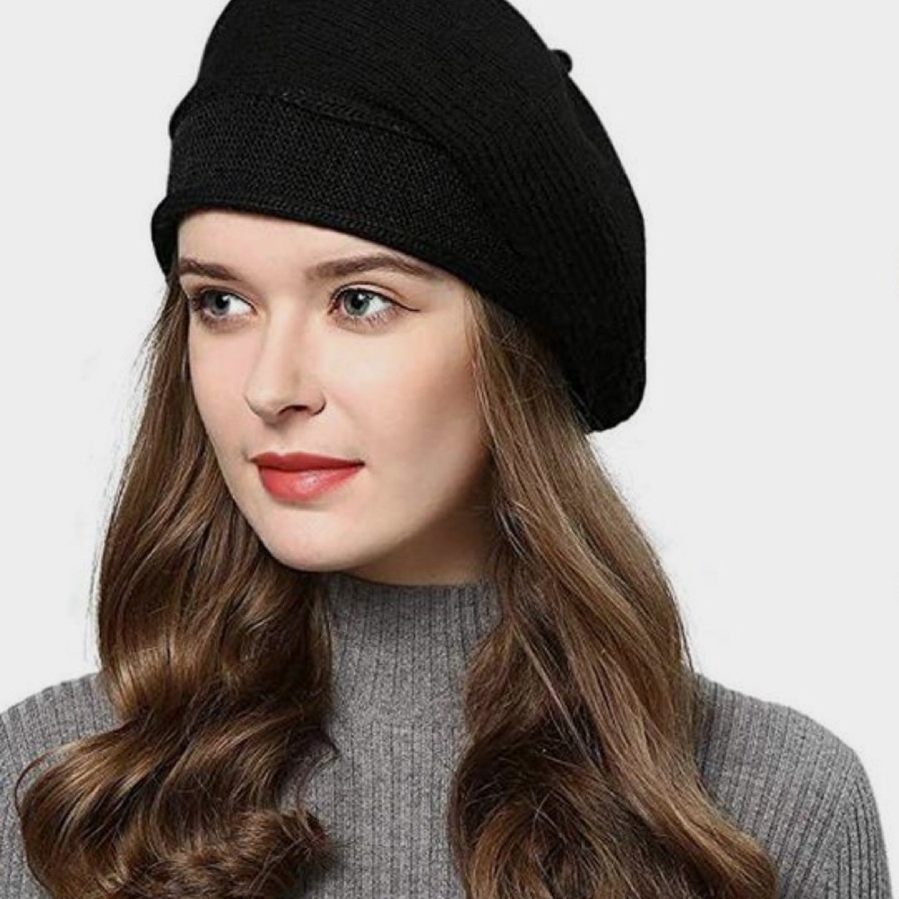 Beret in Black, for Men or Women!